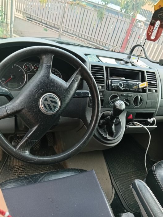 Vând Volkswagen T5