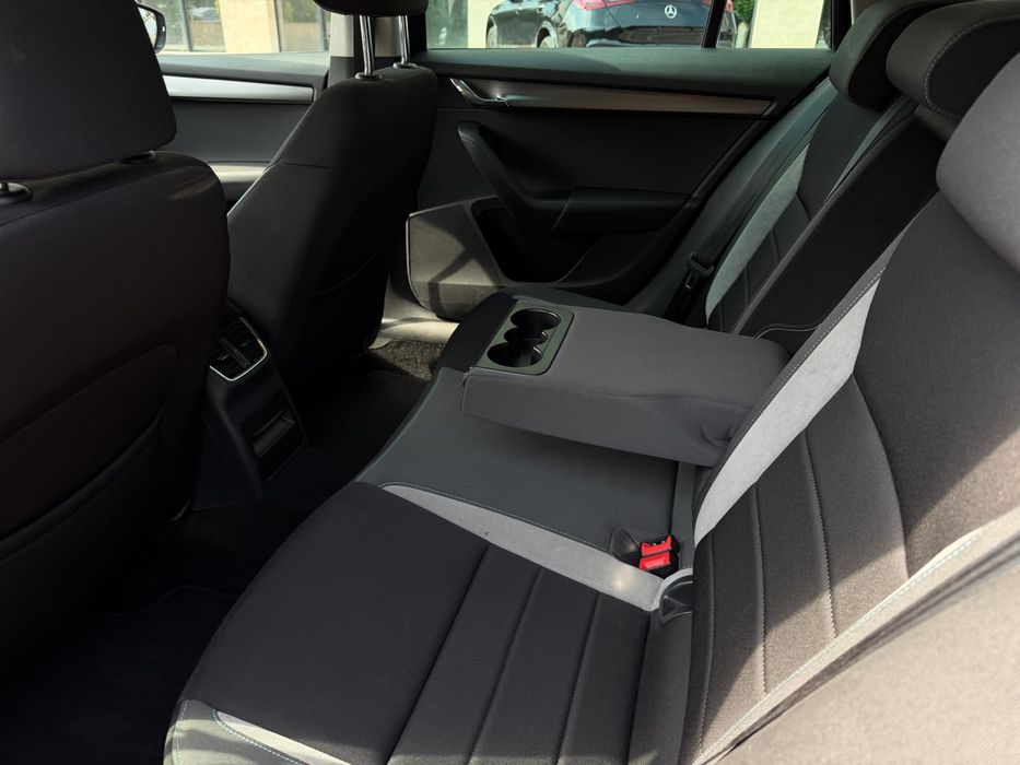 Skoda Octavia 2.0 TDI 150 cp DSG JOY