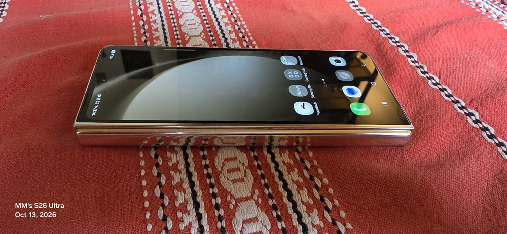 Продавам Samsung GalaxyZ Fold 5