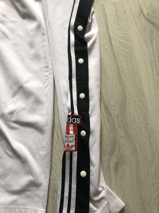 Pantaloni adidas unisex cu nasturi