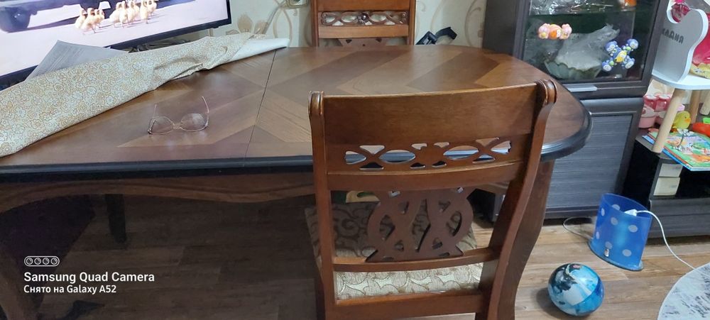 Стол для гостиной
