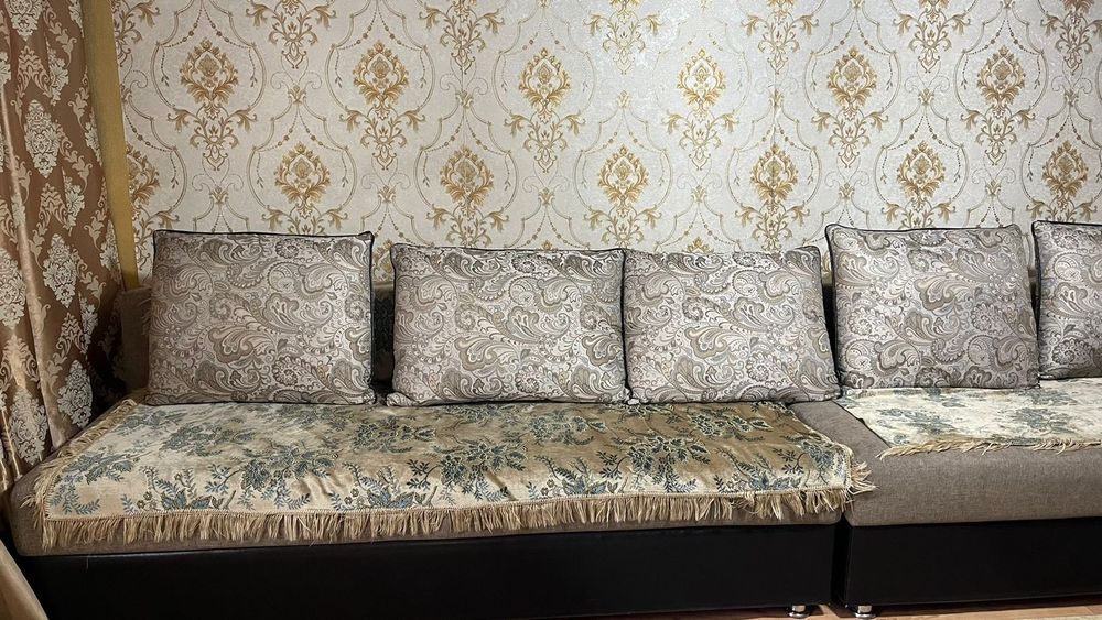 Диван угловой 120000тыс