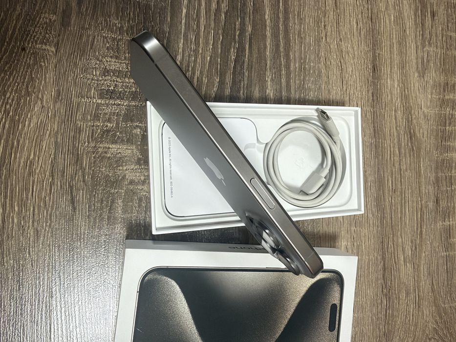 iPhone 15 Pro 256GB  Natural Titanium