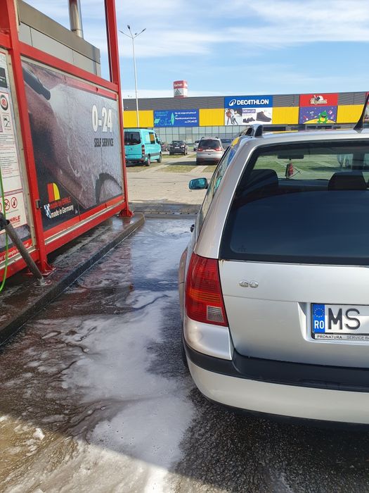 Vând sau schimb golf 4 14 bezina 16 valve