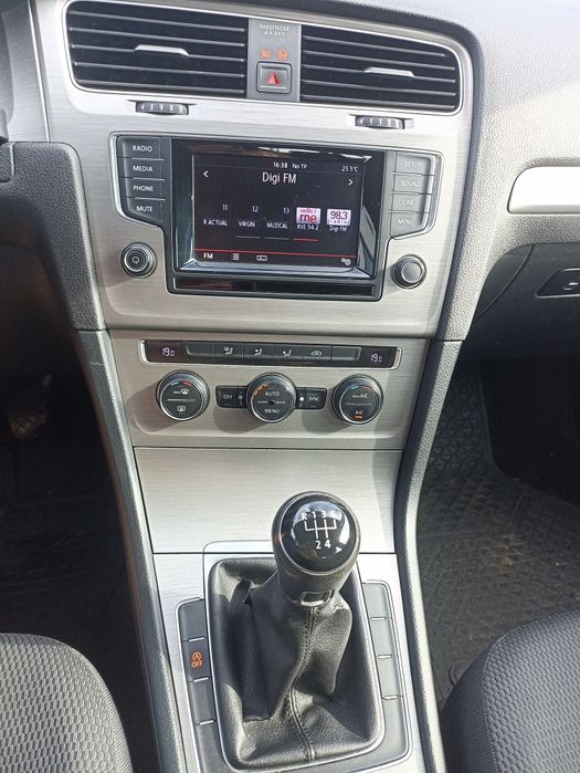 VOLKSWAGEN Golf 2015 — imagine 5