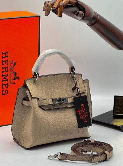 Geanta Hermes noua !!! Dimensiuni 22/18 !!!