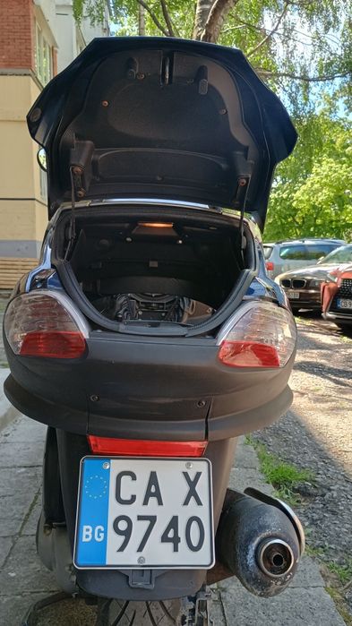 Продавам скутер Piaggio Mp3,250i