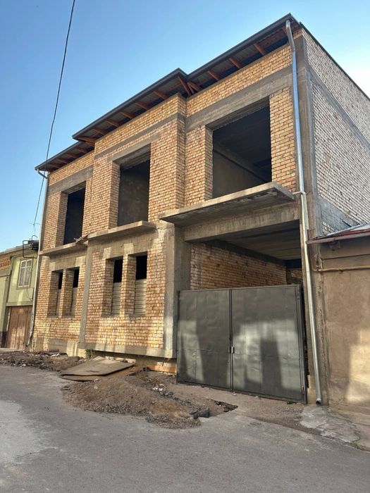 Продаётся дом 3.3сот коробка  Батумская. Махалля Алишера Усманова