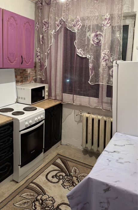 2 бөлмелі пәтер ұзақ мерзімге жалға беріледі.