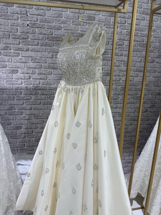 kelin kuylaglar yangi xammasi sotiladi