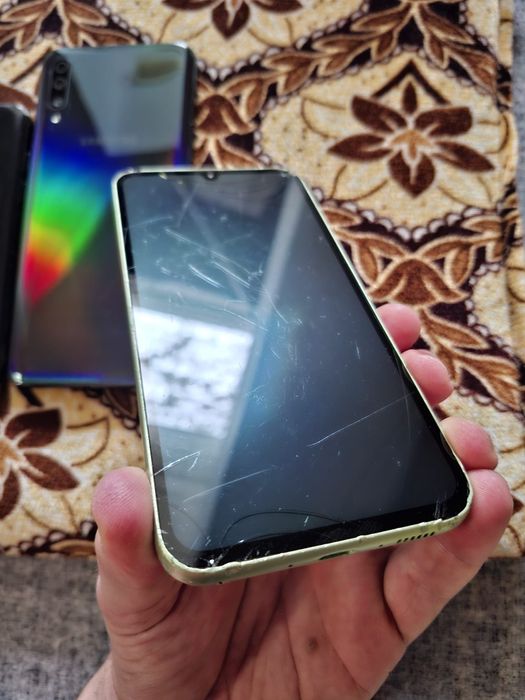 Samsung A3, A70, A34 5G