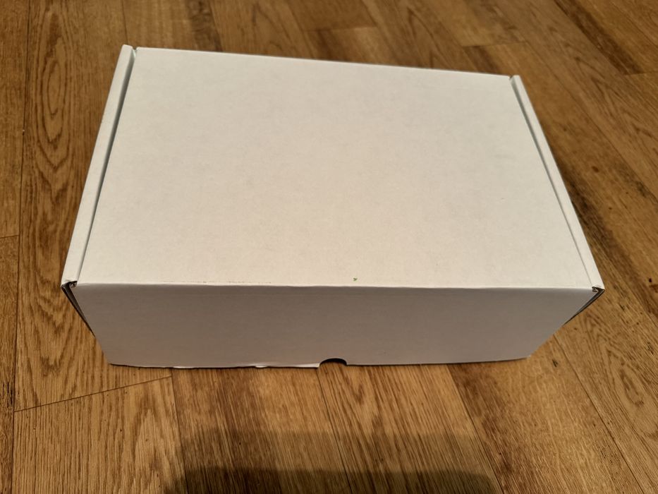 Подарочная коробка