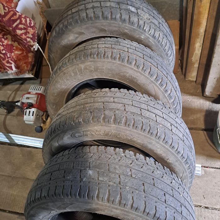 Продам шины б/у.