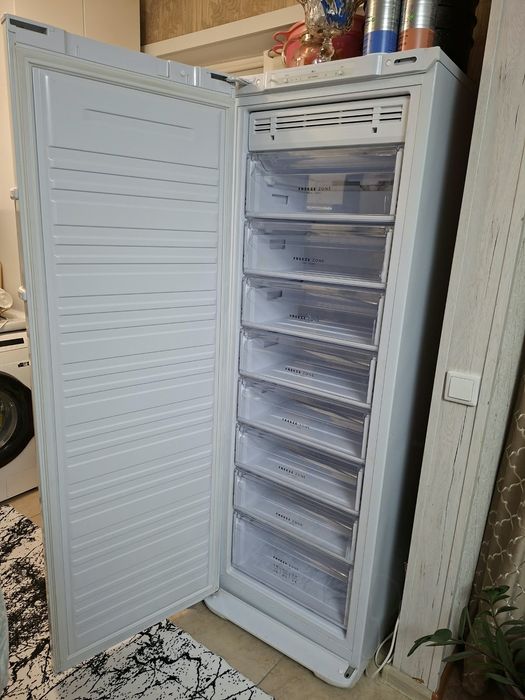 Продам морозильник Бирюса