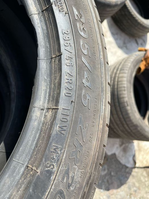 Летние шины 295/45/20 комплект Pirelli
