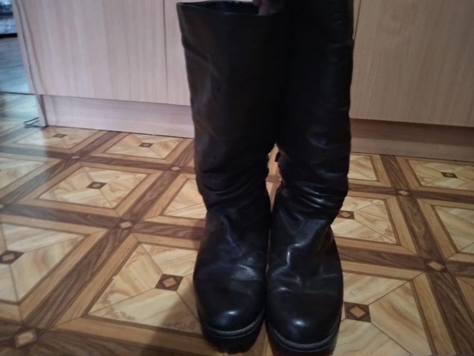Продам   сапоги.
