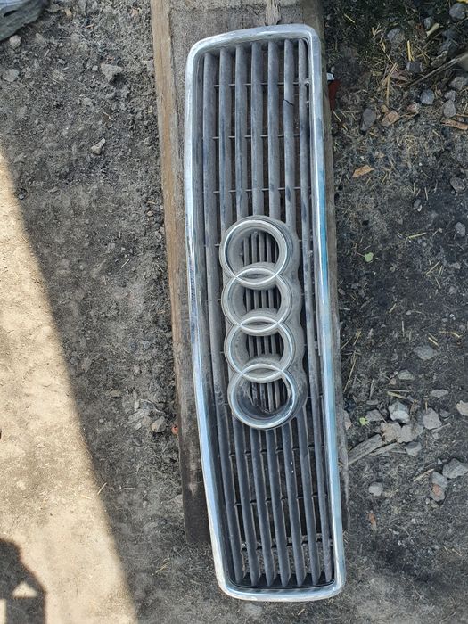 Продам решотку ауди 100 с4 в хорошем состоянии