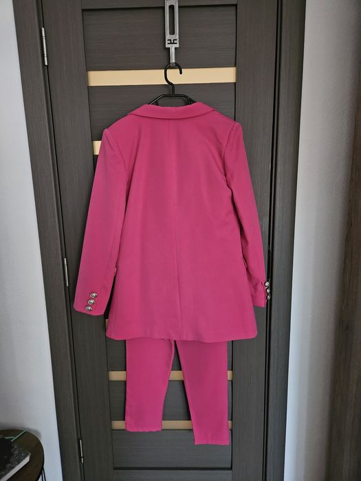Costum cu pantaloni Xs