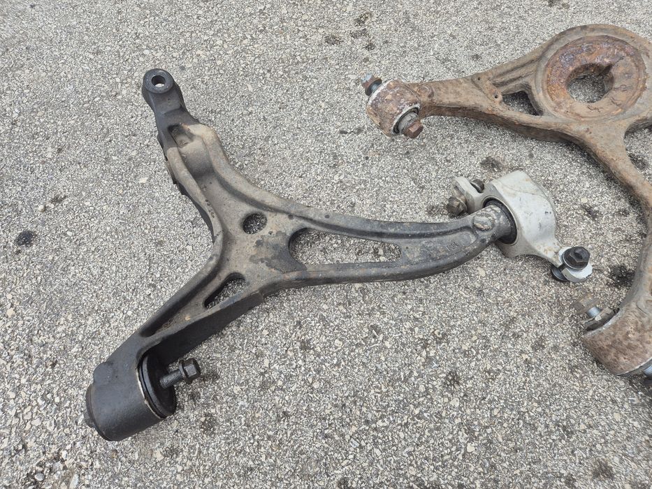 Носач/носачи долни Мерцедес МЛ 164 ГЛ Х164 ляв десен Mercedes ML GL