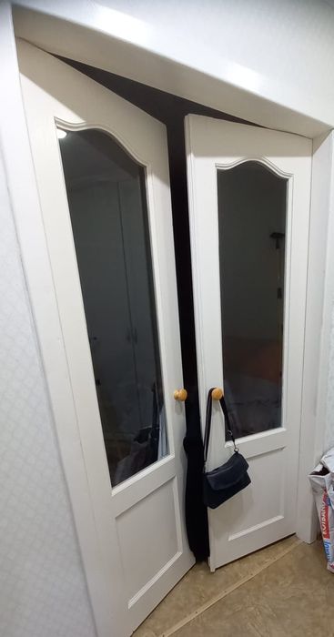 Продам дверь 2 на 70 со стеклом 2000 т