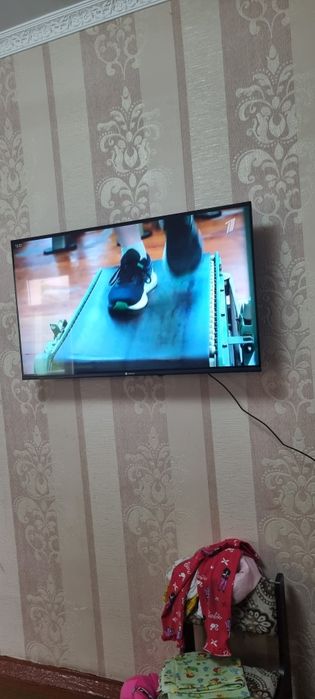 Продам телевизор смарт 43.почти новый.