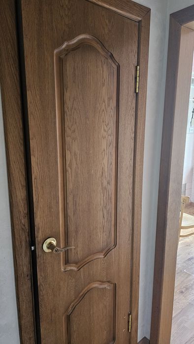 Продам деревянные двери б/у.