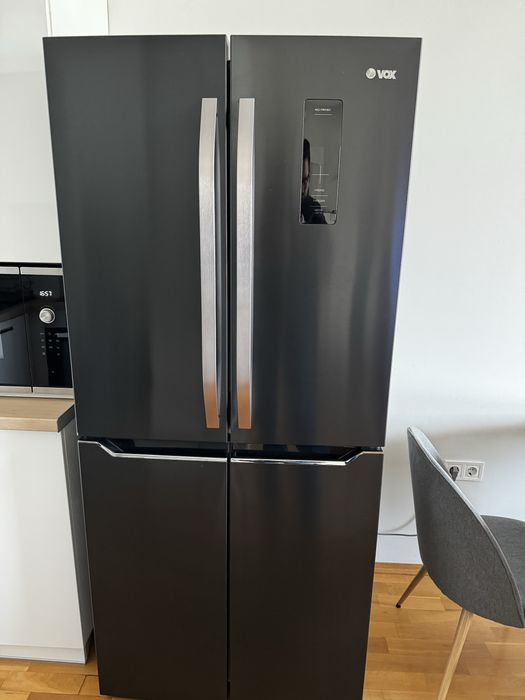 Двукрилен хладилник VOX