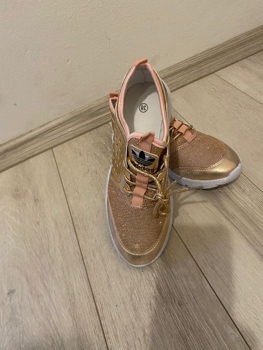 Adidași Damă Ediție Fashion Rose Gold / Aurii – NOI
