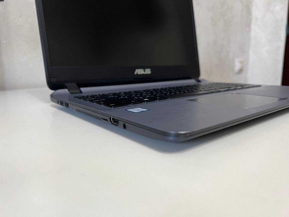ASUS X507U / Core i5-8250U / MX130 / SSD + HDD