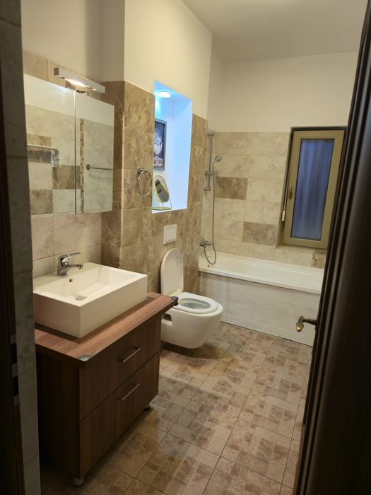 Apartament cu 2 camere de închiriat