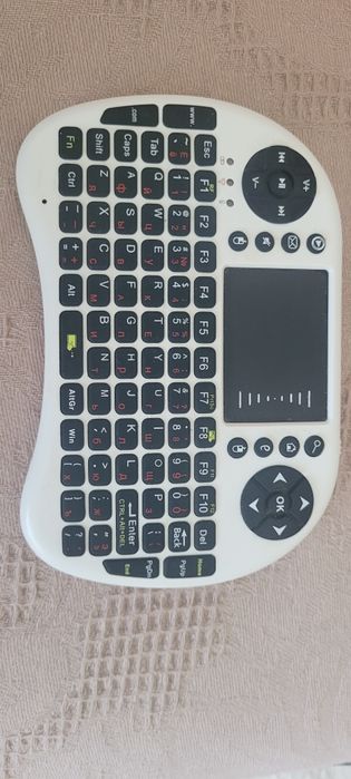 Продам новый пульт с клавиатурой для телевизора