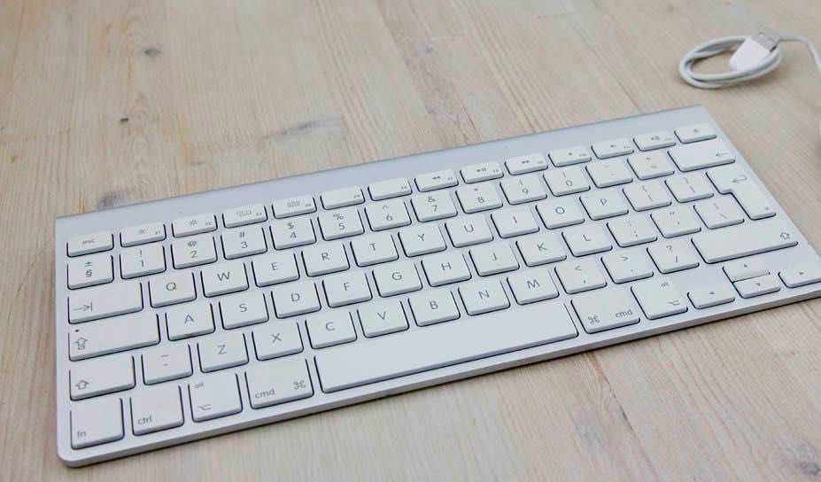 Apple iMac 21.5" – настолен компютър