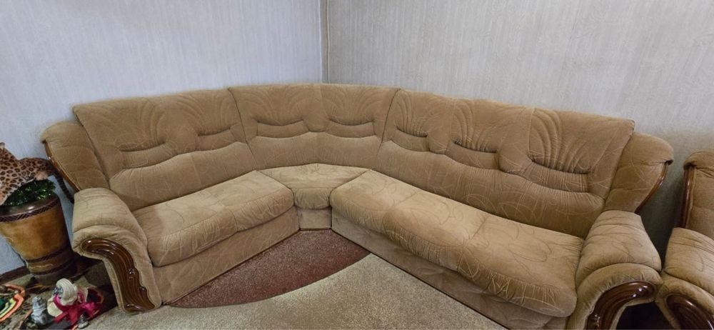 Продам диван с креслом-кооватью.