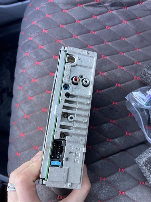 Продам магнитолу сони