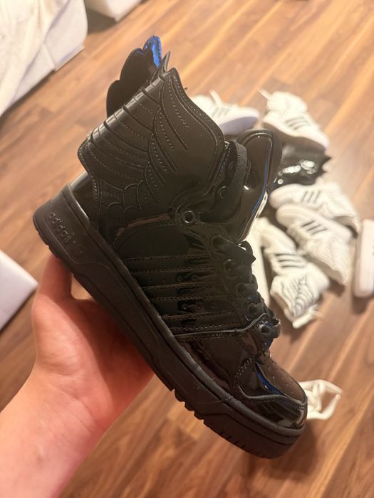 Vand colectia Adidasi Adidas x Jeremy Scott Wings Aripi