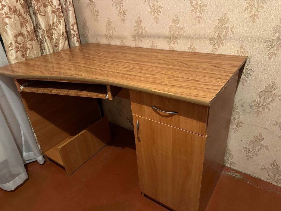 б/у письменный стол