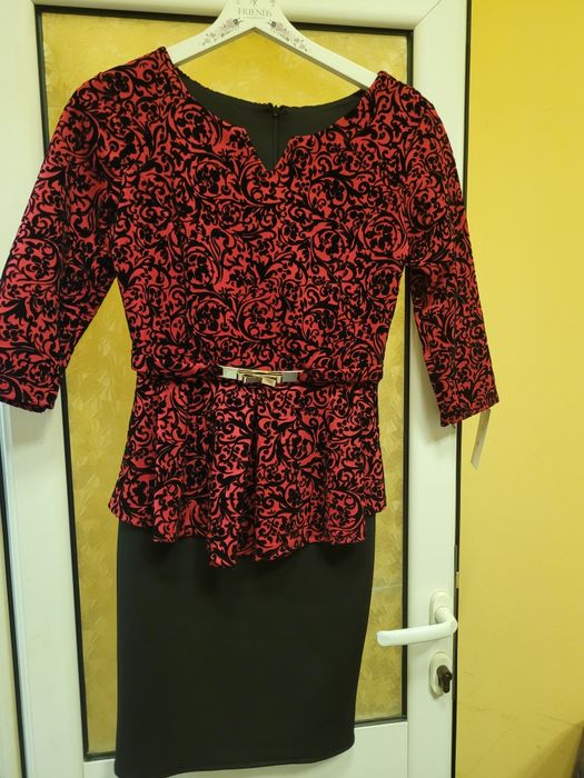 Елегантна рокля с 3/4 ръкав