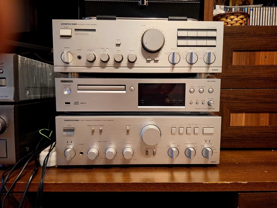 Amplificator Onkyo Integra A8450 ,vintage ,argintiu impecabil