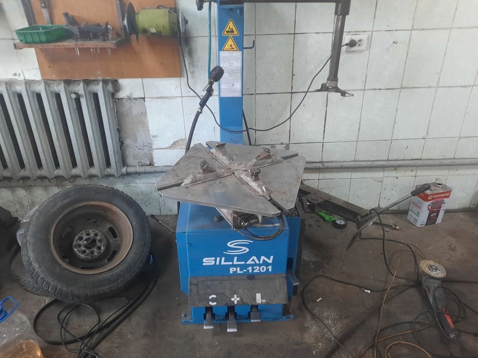 Продам шиномонтаж  8м на 2.5