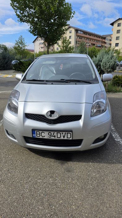 TOYOTA Yaris 2011 — imagine 2