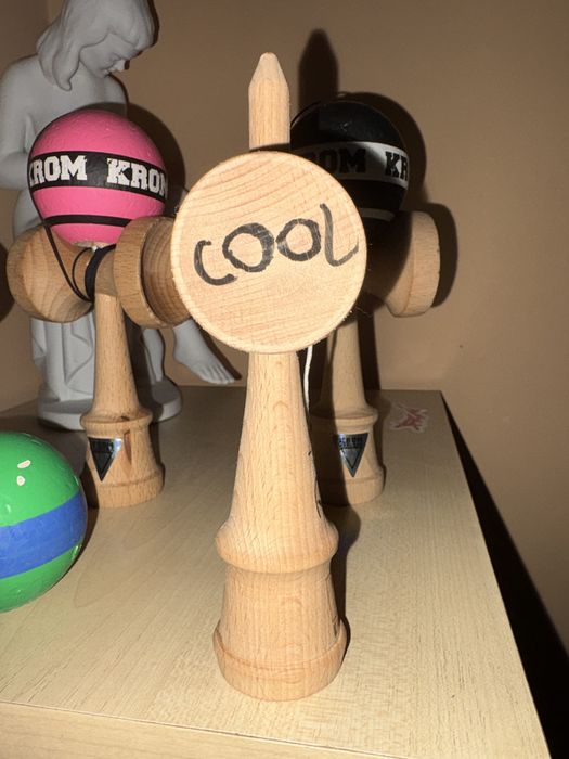 Ken semnat de bisoi crbl baiatul cool