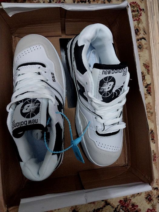 Крассовки для девочек.