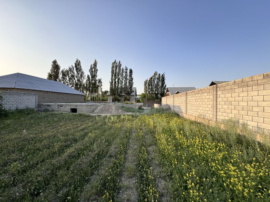 Ер участка сотилади