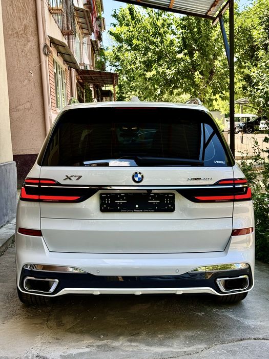 BMW X7 xDrive 40i 2026 full