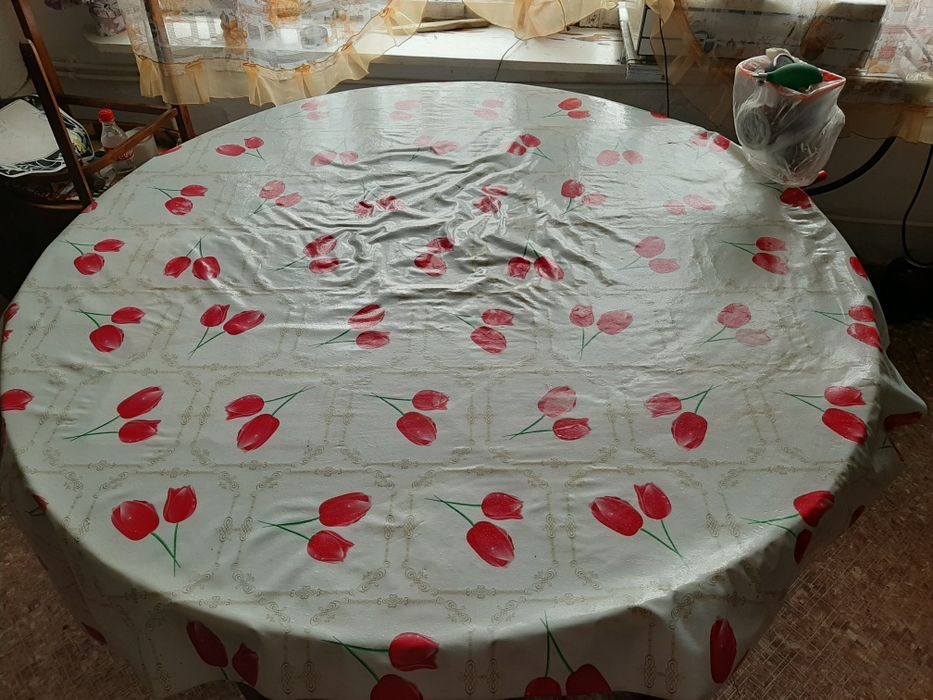 продам круглый стол