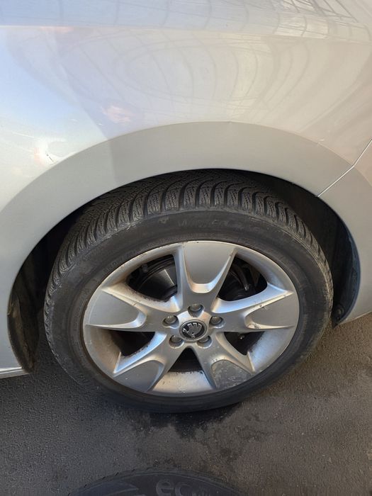 Set 4 Jante Aliaj 16" + Anvelope Iarnă Kumho 215/45 R16 – Stare Foarte Bună