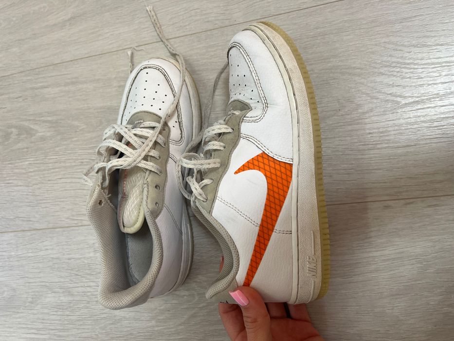 Nike Court Vision Low (код CD7418-100).