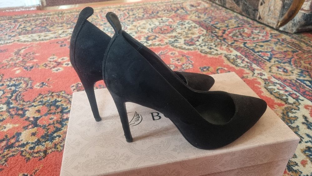 Туфли Bershka  .