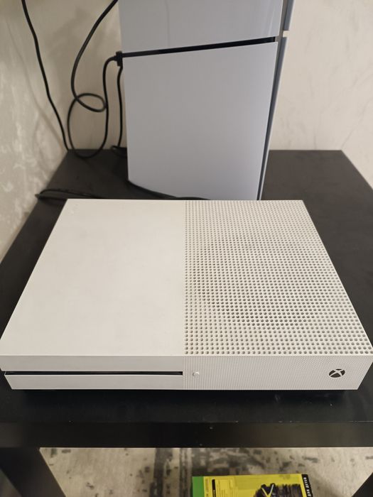 Продам Xbox one в идеале