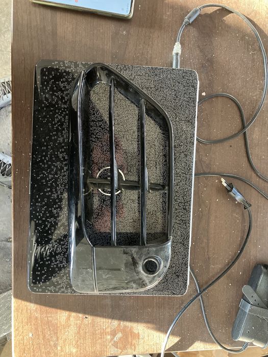 Решетка в предна броня за БМВ Х1 Ф48 BMW X1 F48  2015-2019г